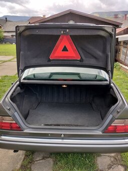 Mercedes Benz W 124 E 250 D 83 KW rok 1994 - 9