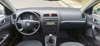 ŠKODA OCTAVIA COMBI II 2.0TDI ELEGANCE - 9