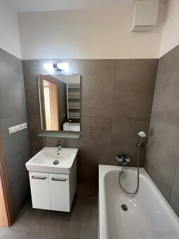 Začiatok Petržalky - 2IB s klimatizáciou - 9