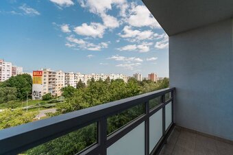 Tr.SNP - 2 izbový byt, loggia, 53 m2.Zariadený,KOMPLETNÁ REK - 9