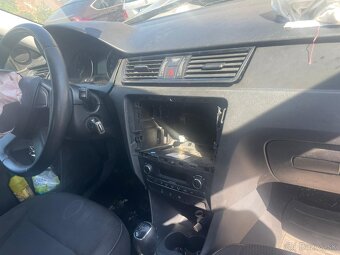 Škoda Rapid 1.2TSi 63kw, r.2013, klima - 9