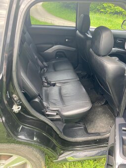 Peugeot 4007 - 9