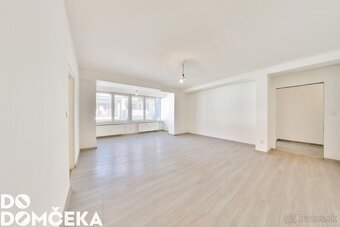 DO DOMČEKA | Bývanie s veľkorysým priestorom a vlastnou gará - 9