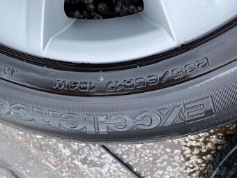 Predam 2 x sadu original VW Touareg 7P - 9