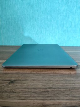 MacBook Air 2020 | i5 • 8GB • 256GB SSD - 9