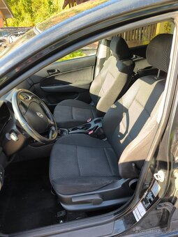 Predám Hyundai i30 combi - 9