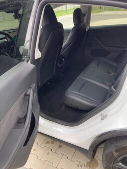 Tesla Model Y Standard Range - 9