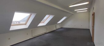 Prenajmem kancelárie v centre pešej zóny v Poprade - 9
