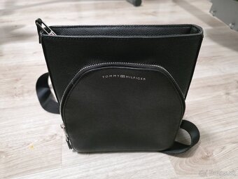 Tommy Hilfiger taška cez plece pánska čierna - 9