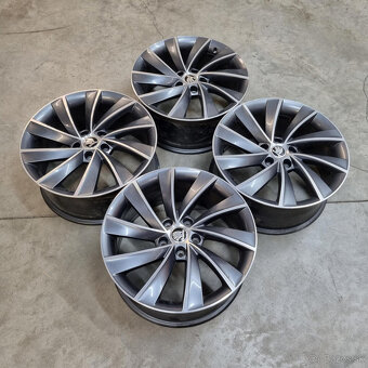 Disky Škoda 5x112 R18 8J ET44 - 9