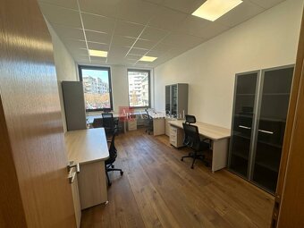 Prenájom: Kancelárske priestory 134 m2 v centre mesta Banská - 9