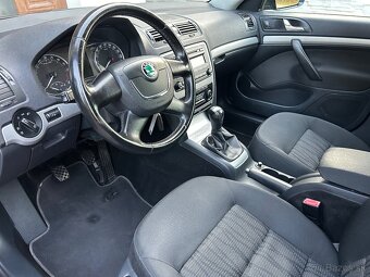 ŠKODA OCTAVIA COMBI 1,6 TDI,ALU,ŤAŽNÉ,TOP STAV - 9