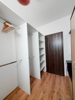 Zariadený 3-izbový byt s parkovacím státím - 9