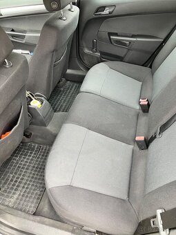 Opel Astra H 1.7CDTi - 9