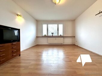 Predaj, priestranný 4-izbový byt s balkónom + pivnica, Nitra - 9