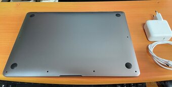 Predám MacBook Air 13” 2019 - 9