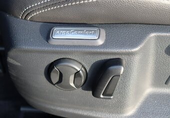 Volkswagen Passat Variant 2.0 TDI BMT Highline DSG - 9