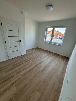 Na predaj 4 izbový rodinný dom v Trnovci nad Váhom - 9