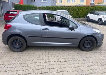 Peugeot 207 1.4i 70KW,COMFORT, 54.000km,CZ benzín manuál - 9