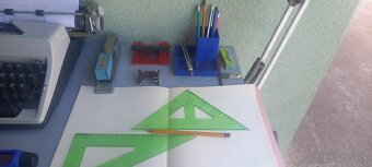 Písací stroj  , retro kancelárske potreby - 9