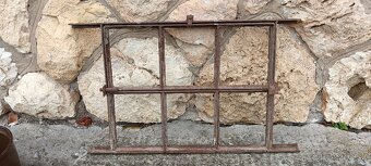 Džbán, okno, buclák, petrolejka, forma na maslo.. - 9