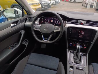 VW Passat B8 GTE Variant 1.4TSI 160kW DSG - záruka Autodraft - 9