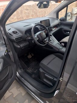 Toyota Pro Ace City Verso long - 9