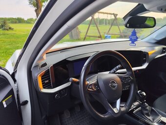 OPEL MOKKA 1,2 benzín ročník 2022 - 9