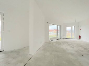 NA PREDAJ 1,5-IZBOVY APARTMÁN S TERASOU, STUPAVA. - 9