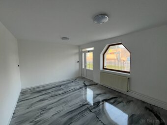 Obchodné priestory v centre obce Borský Mikuláš - 9