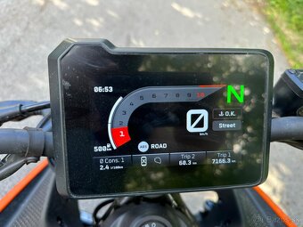 KTM DUKE 125 - 9