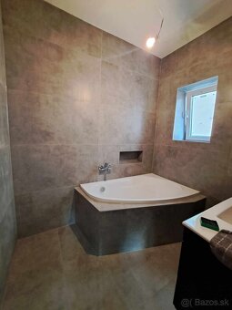 Predáme novostavbu 3 izb byt s terasou, parkovaním a pozemko - 9