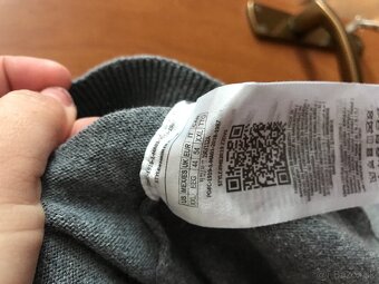 GUESS originál sivý tenký pánsky svetrik L/XL - 9
