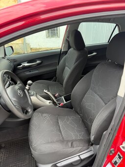 Toyota Auris 1.33 Dual VVT-i 100k M6 (benzín) - 9