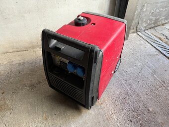 EU30i Honda odhlučnená elektrocentrála - invertor - 9