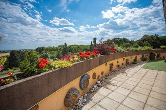 Na predaj veľkorysé, luxusné, rodinné sídlo - 9