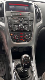Opel astra J - 9