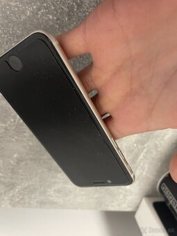 Apple iphone se - 9