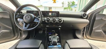 Mercedes-Benz A180D sedan - 9