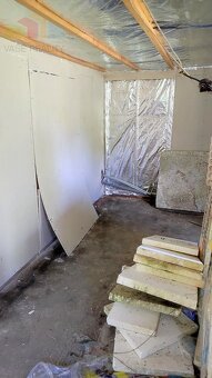 NOVÁ CENA...Rekreačný pozemok 1365m2 s chatkou so súpisným č - 9