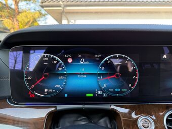 Mercedes-Benz E trieda Sedan - 9