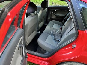SEAT Ibiza 3 1,4 benzín - 9
