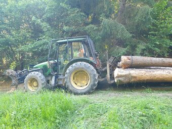 John Deere 5820 - 9