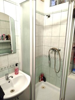 Priestranný 3-izbový byt (64 m²) s loggiou – ideálne bývanie - 9