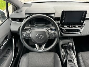 Toyota Corolla Combi 2.0 Hybrid E-CVT, r.v.: 2021 - 9