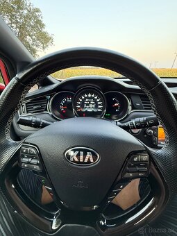 Kia Ceed Combi SW 1.6 CRDI 100Kw GT- LINE - 9