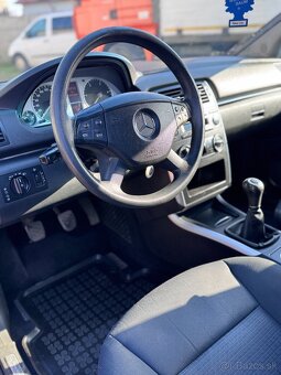 Mercedes Benz B180 - 9