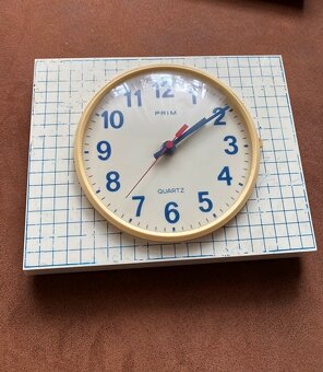 hodinky CASIO, CLUSE, stopky , nástenné PRIM, TSC - 9