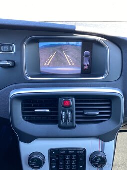 Volvo V40 Cross Country D2 Momentum Pro, Top stav. - 9