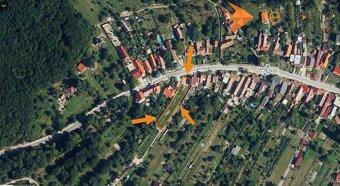 Slnečný pozemok pod hradom Červený Kameň, Častá - 9